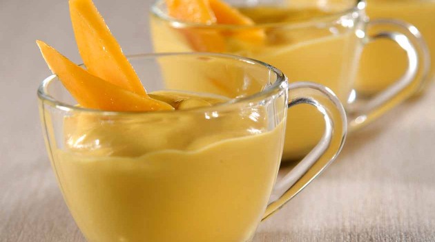 Sobremesa gelada com manga e laranja